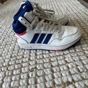 Adidas basketball shoes size 2 little boys